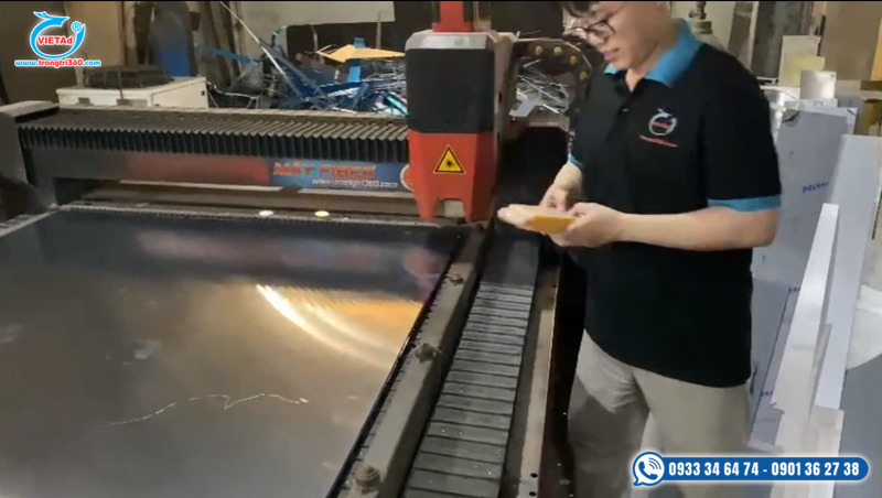Xưởng Quảng Cáo Việt - Nơi cắt laser nhôm tấm uy tín, sắc nét