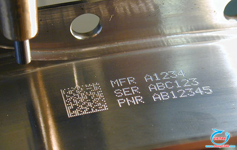 Những kiểu chữ được khắc laser trên kim loại sẽ không có dấu hiệu bị phai hay mờ chữ sau một thời gian dài sử dụng