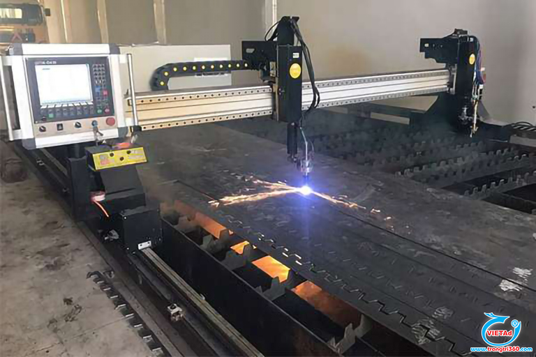 Những loại máy cắt CNC khổ lớn có thể cắt hoa văn lên vật liệu với kích thước lớn, nhỏ theo yêu cầu của quý khách