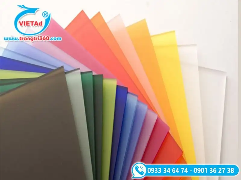 Tấm mica trong có nhiều màu sắc