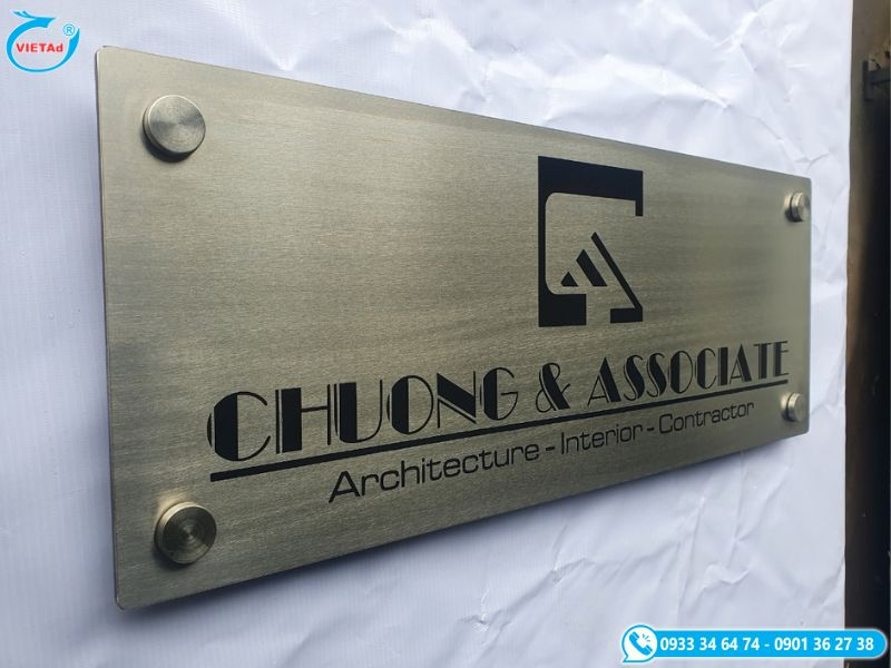 Bảng hiệu inox làm từ thép không gỉ