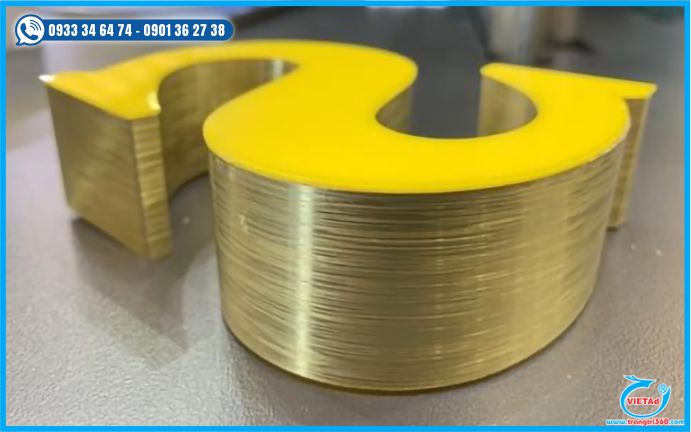 Gia Công Chữ Nổi Chân Nhôm Mặt Mica Chuyên Nghiệp Tại HCM - Ảnh 4