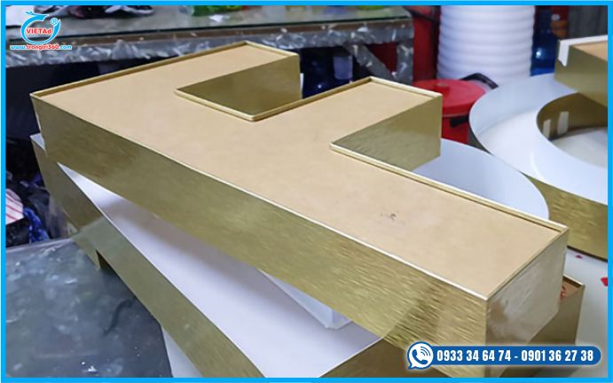 Gia Công Chữ Nổi Chân Nhôm Mặt Mica Chuyên Nghiệp Tại HCM - Ảnh 6