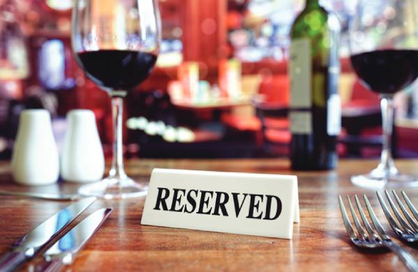 bảng đặt bàn Reserved