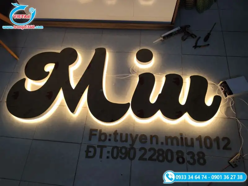 Chữ nổi chất liệu inox 304 gắn led sáng chân