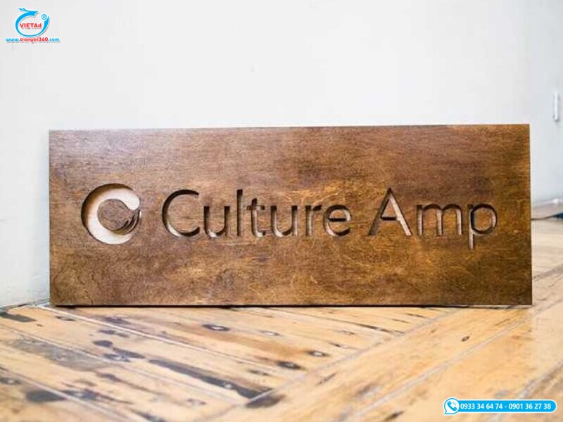 Mẫu bảng hiệu gỗ cắt lủng CNC
