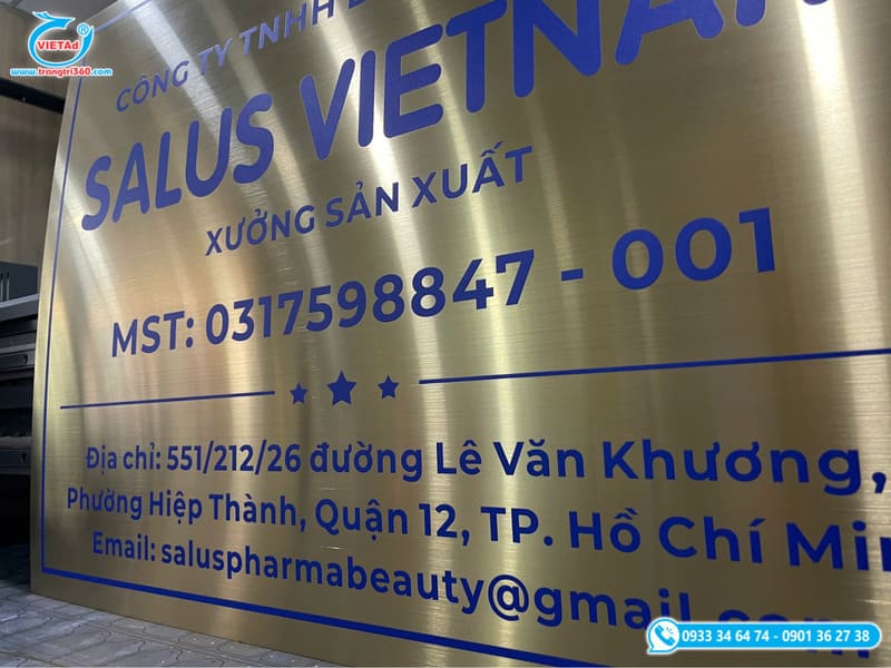 Công nghệ in UV phẳng làm bảng inox tên công ty