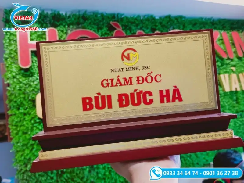 Biển chức danh chất liệu gỗ