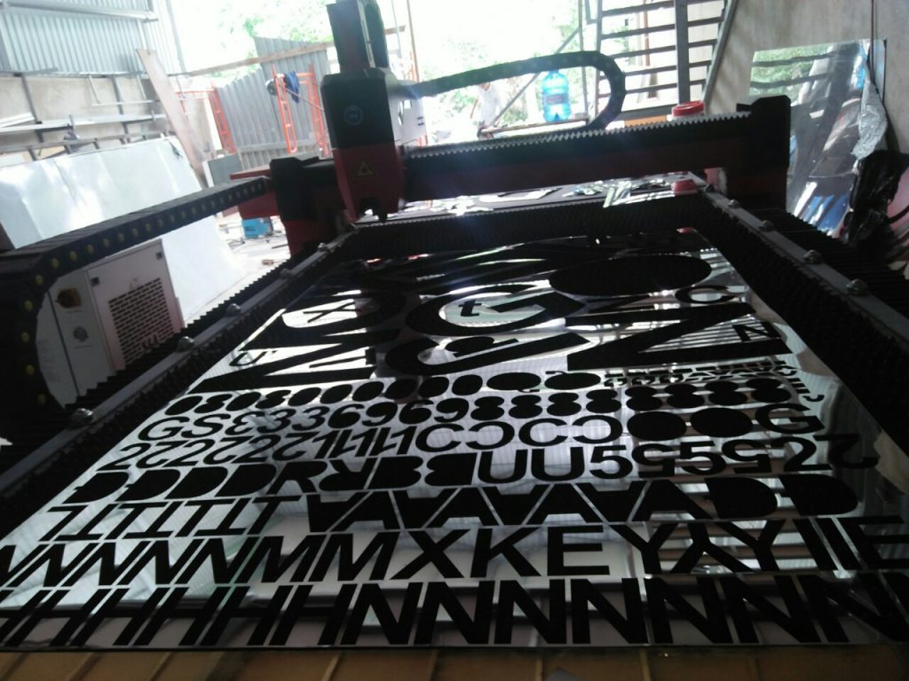 Gia công cắt laser fiber inox dày 1mm