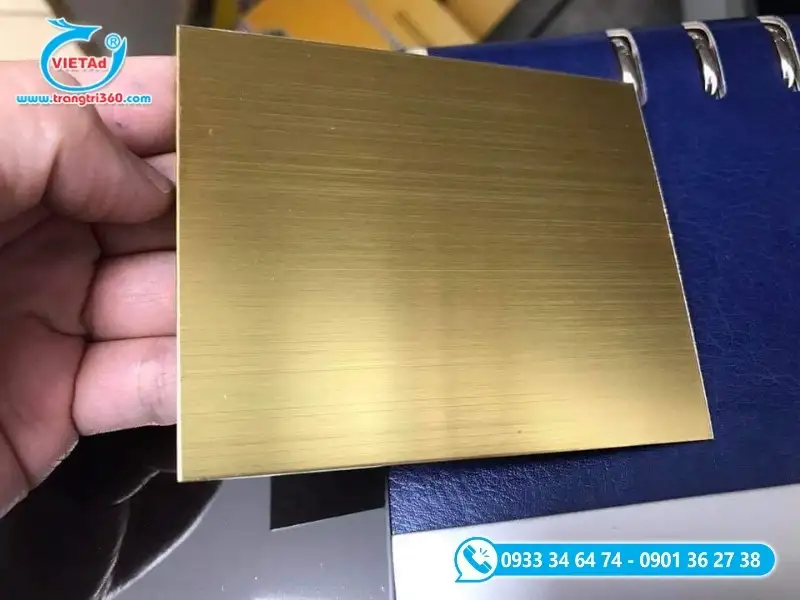 Inox vàng xước sang trọng, có khả năng chống ăn mòn, không gây chói