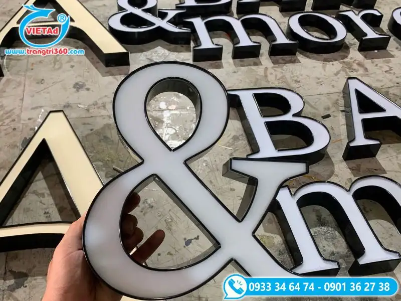 Chữ nổi mica lọng viền inox