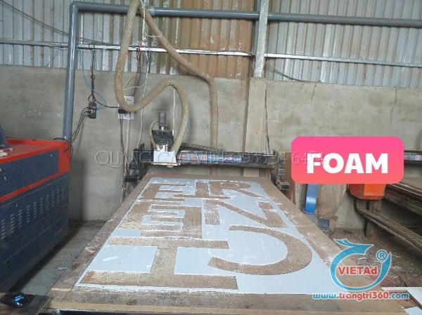 Cắt chữ foam bằng máy cắt CNC