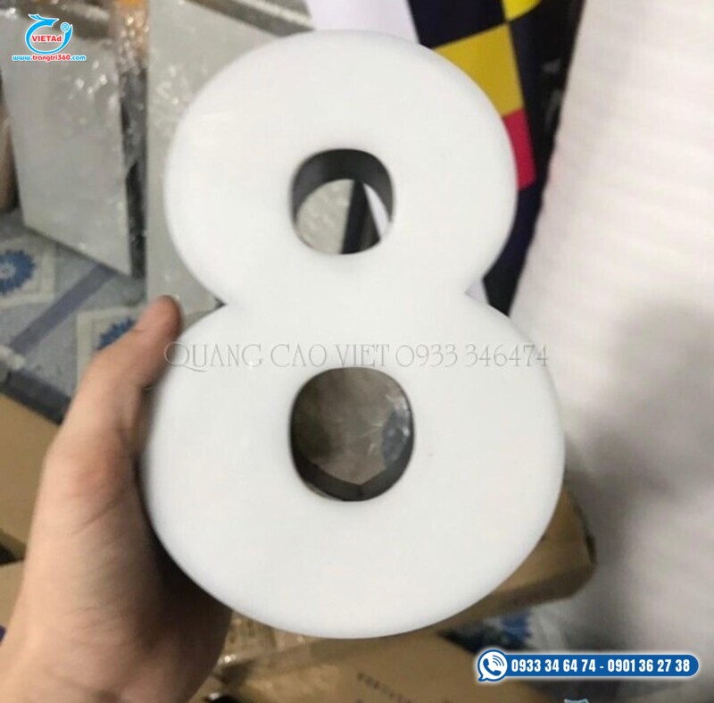 Đặc điểm của chữ nổi chân nhôm mặt mica