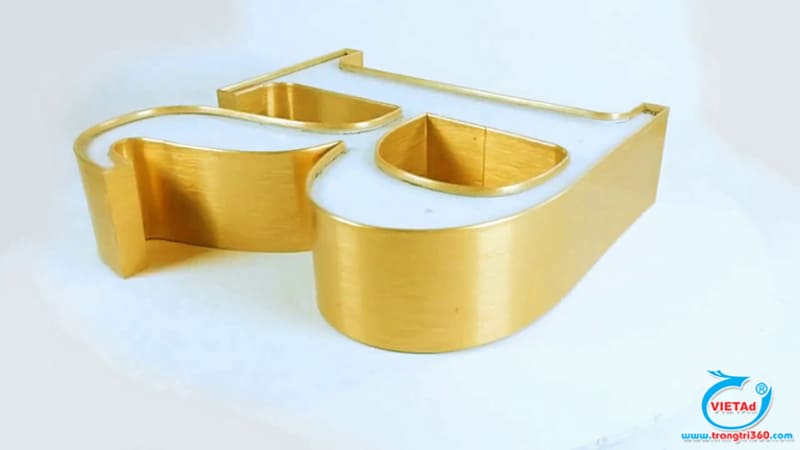 Giá của chữ nổi chân nhôm mặt mica
