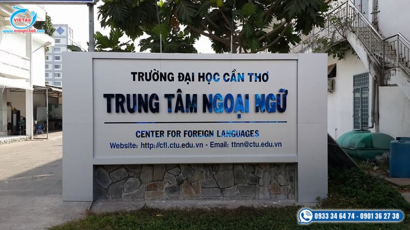Mẫu chữ inox xanh dương TRUNG TÂM NGOẠI NGỮ
