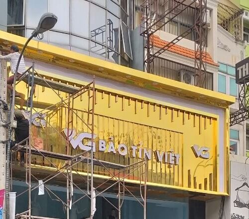 Thi Công Mặt Dựng Aluminium Kính Phản Quang Chuyên Nghiệp