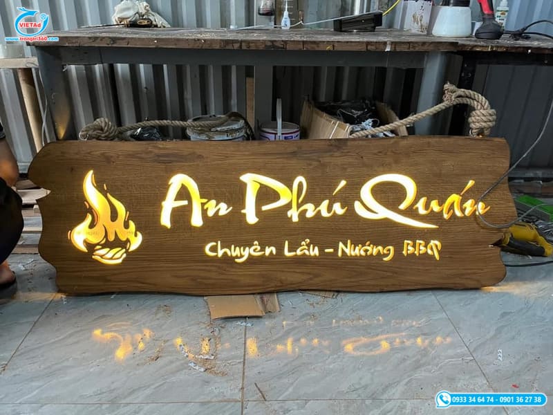 Mẫu bảng hiệu gỗ quán lẩu nướng