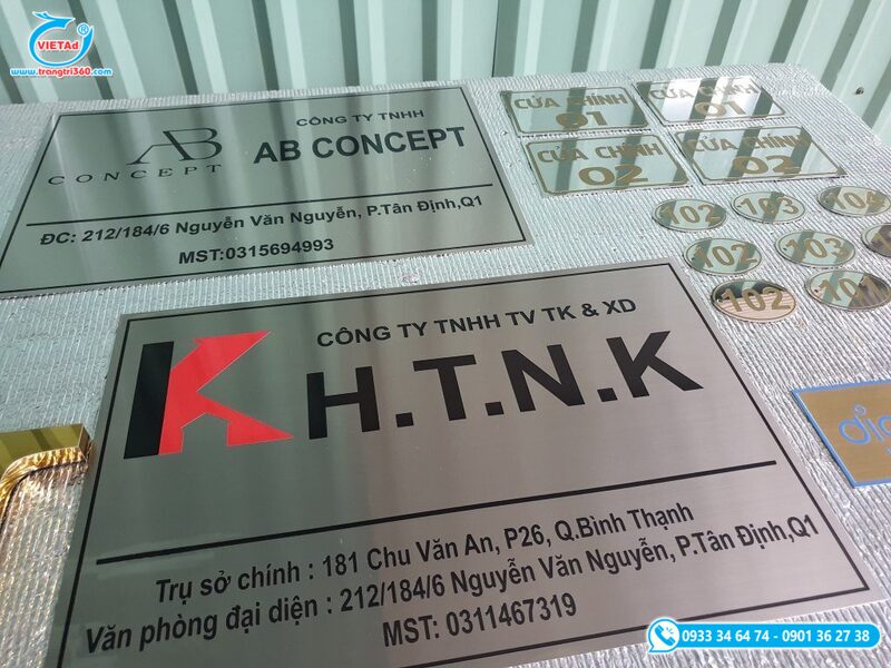 Mẫu bảng tên công ty inox màu trắng sơn màu