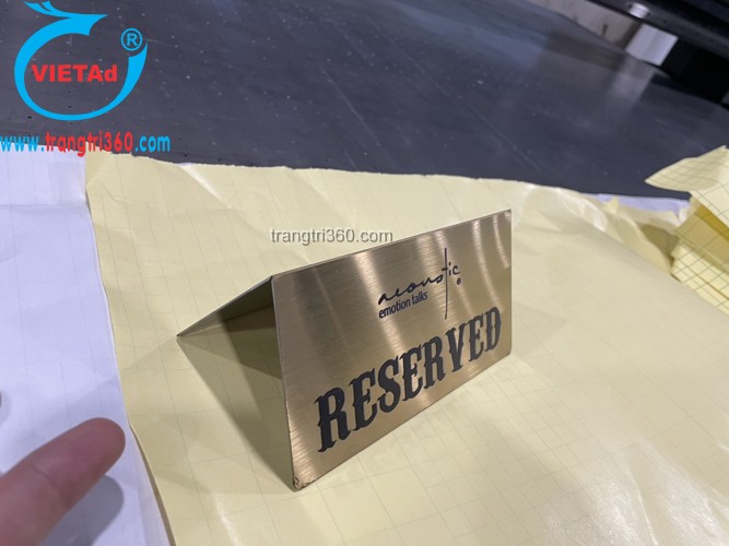 Bảng đặt bàn reserved dùng tại nhà hàng