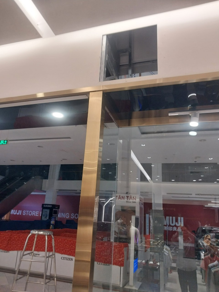 Ứng dụng tấm inox vàng ốp trang trí cột