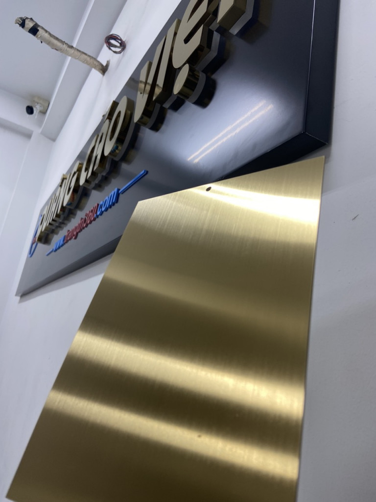 Tấm inox vàng xước hairline
