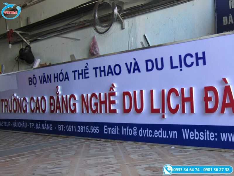 Bảng hiệu quảng cáo chất liệu alu chữ nổi mica