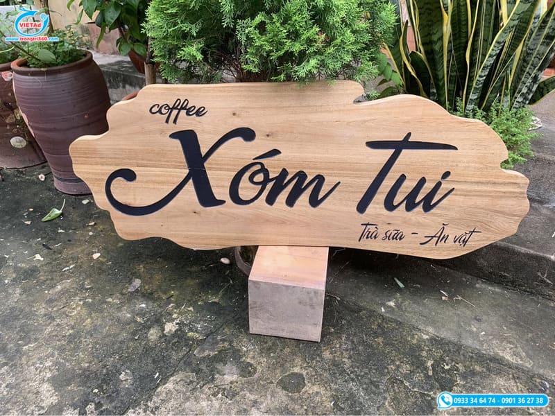Bảng hiệu gỗ dẽ dàng thi công, mang đến vẻ đẹp mộc mạc