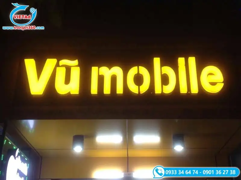 Chữ mica xuyên sáng thu hút khách hàng