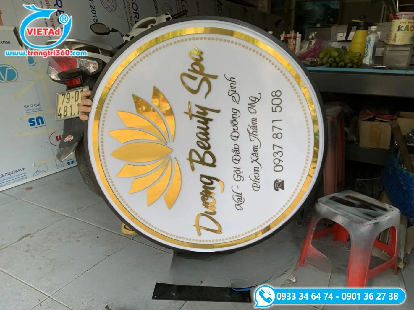 Hộp đèn chữ inox sang trọng