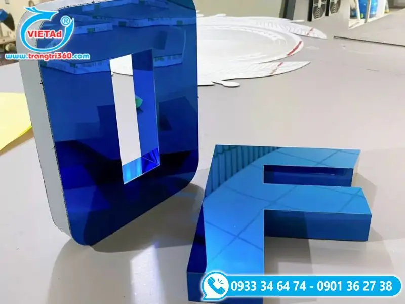 Chữ inox xanh dương mặt gương bóng đẹp mắt 