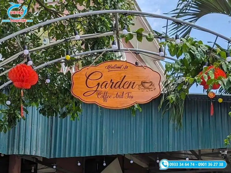 Bảng hiệu tiệm cà phê chất liệu gỗ in UV
