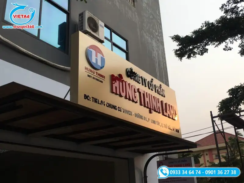 Bảng hiệu chữ nổi nền alu vàng sang trọng