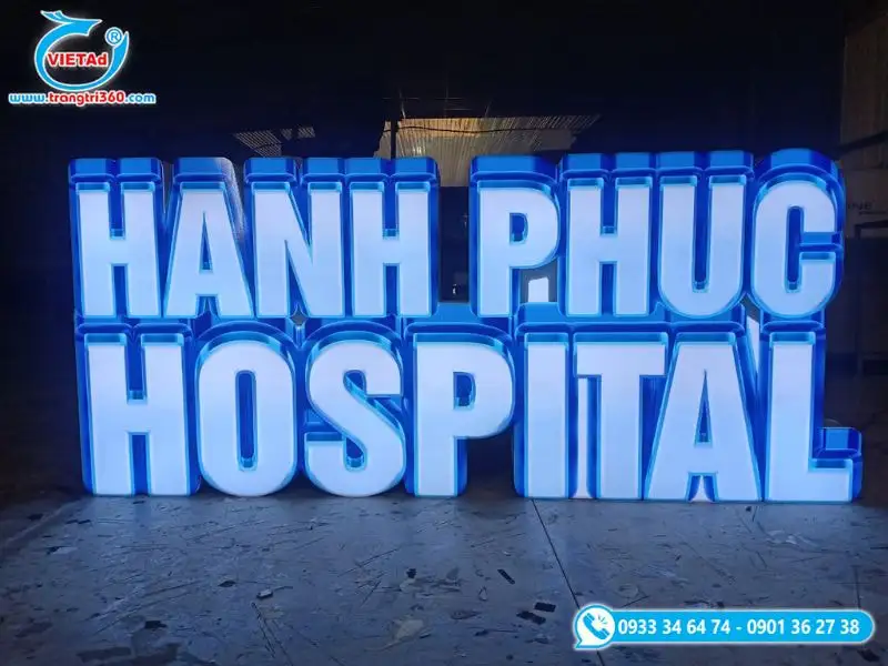 Bảng tên bệnh viện chân fomex mặt mica in UV