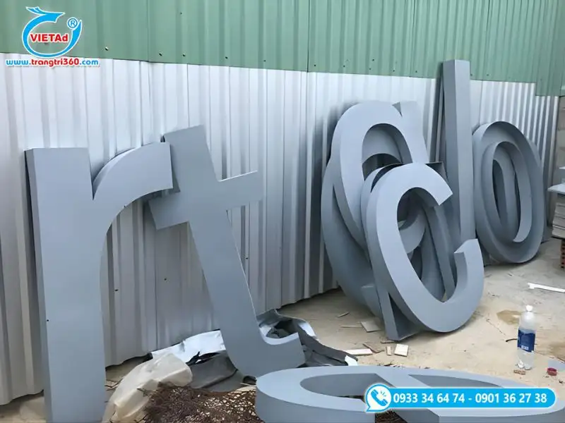 Màu săc nguyên thuỷ của chữ tôn không được bắt mắt