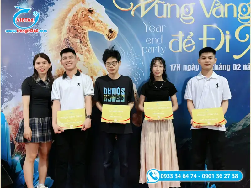 Nhân viên xuất sắc Quảng Cáo Việt nhận bằng khen năm 2025