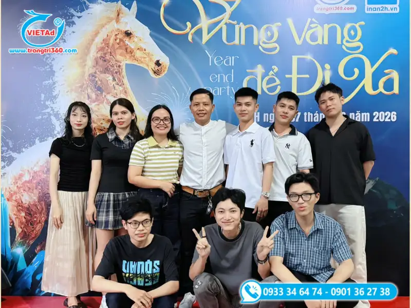Đội ngũ Quảng Cáo Việt tại buổi tiệc tất niên 2025 ấm cúng