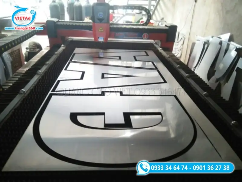 Gia công cắt laser inox làm chữ cỡ lớn