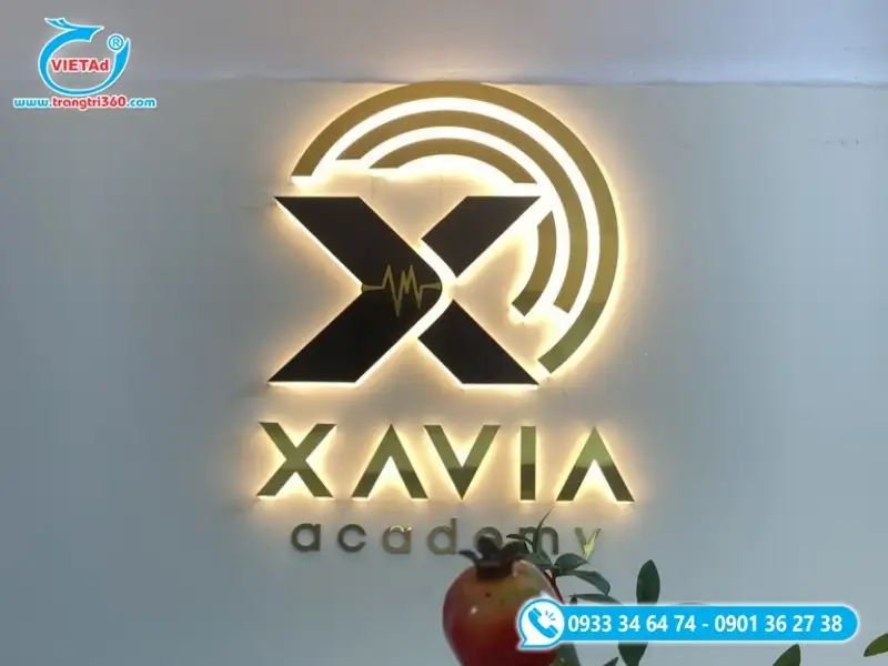 Trang trí backdrop, vách logo công ty bằng chữ nổi kết hợp đèn LED nổi bật