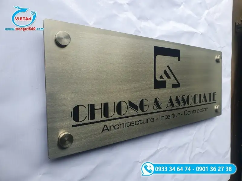 Bảng hiệu inox độ bền cao, vẻ ngoài sang trọng