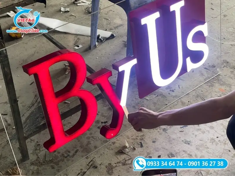 Quảng Cáo Việt thi công biển hiệu trọn gói, với đội ngũ kỹ thuật dày dặn chuyên nghiệp với mức giá cạnh tranh