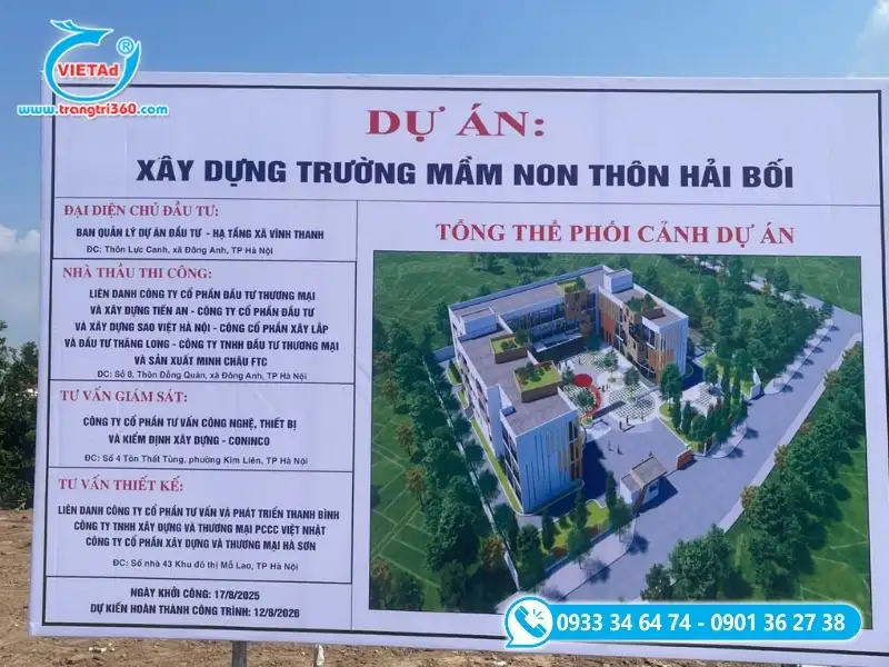 Bảng thông tin dự án in trên bạt hiflex trắng căng trước côgn trình