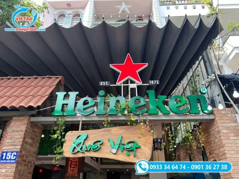 Bảng hiệu quảng cáo nên thiết kế phù hợp với không gian và phong cách của quán