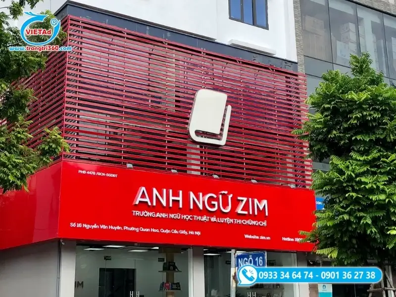 Bảng hiệu mặt dùng aku chữ nổi mica trắng kết hợp mặt dựng khung sắt hộp