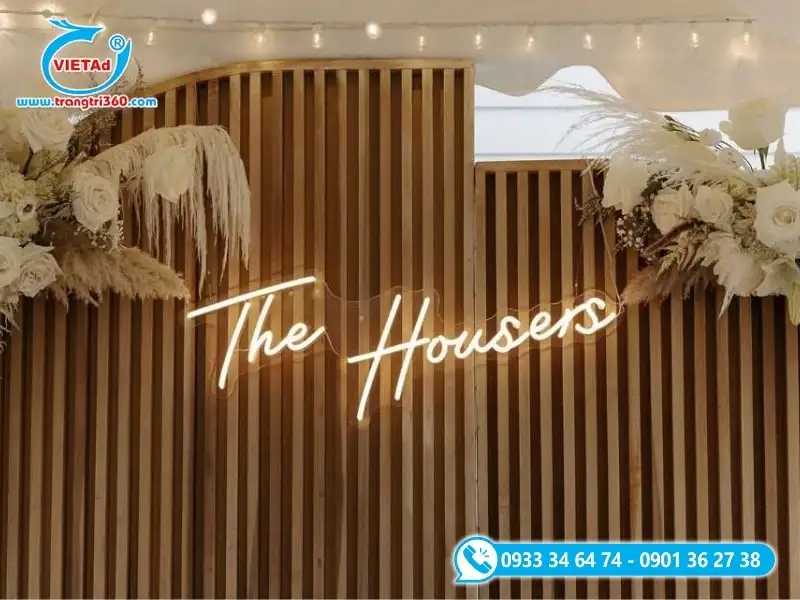 Bảng hiệu neon sign cho studio áo cưới thiết kế đơn giản nhưng vẫn sáng nổi bật