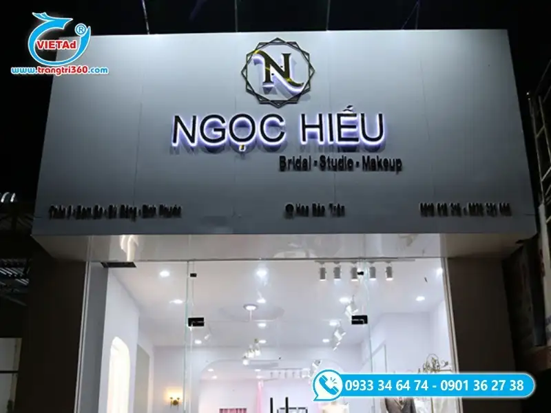 Bảng hiệu studio áo cưới tông màu đen trắng kết hợp đèn LED