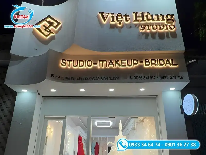 Trên bảng hiệu studio áo cưới cần thể hiện rõ thông tin về dịch vụ studio cung cấp