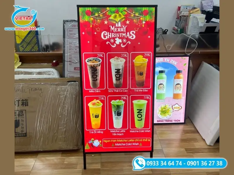 Đội ngũ nhân viên Quảng Cáo Việt tiếp nhận yêu cầu và hỗ trợ tư vấn thông số kỹ thuật cho khách hàng tận tình