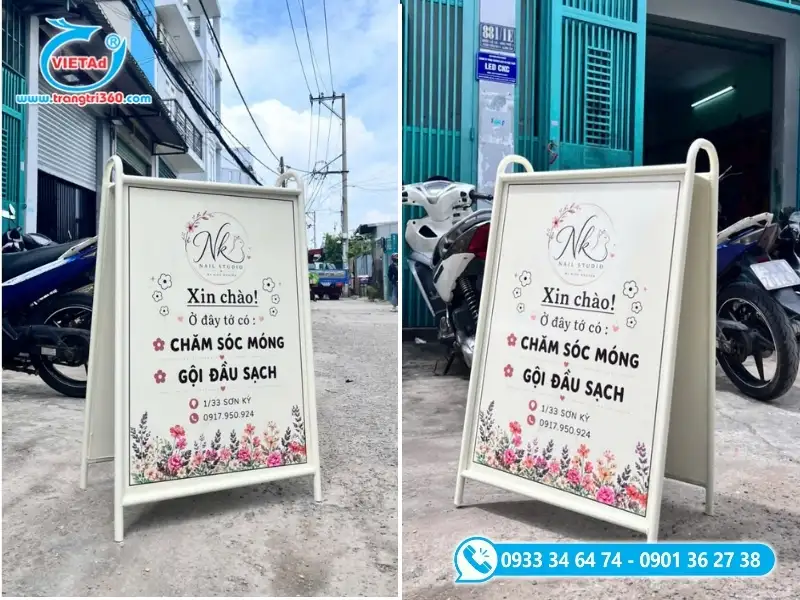 Mẫu thiết kế bảng hiệu đứng hiển thị nội dung in trên cả hai mặt để tối ưu hóa góc nhìn từ hai hướng đường