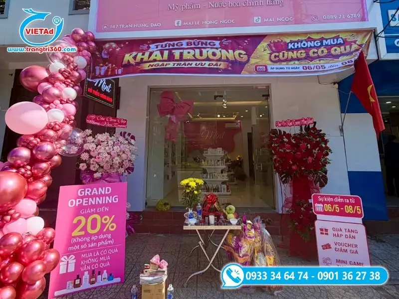 Treo băng rôn khuyến mãi, giảm giá là phương pháp thu hút khách hàng, thúc đẩy doanh số