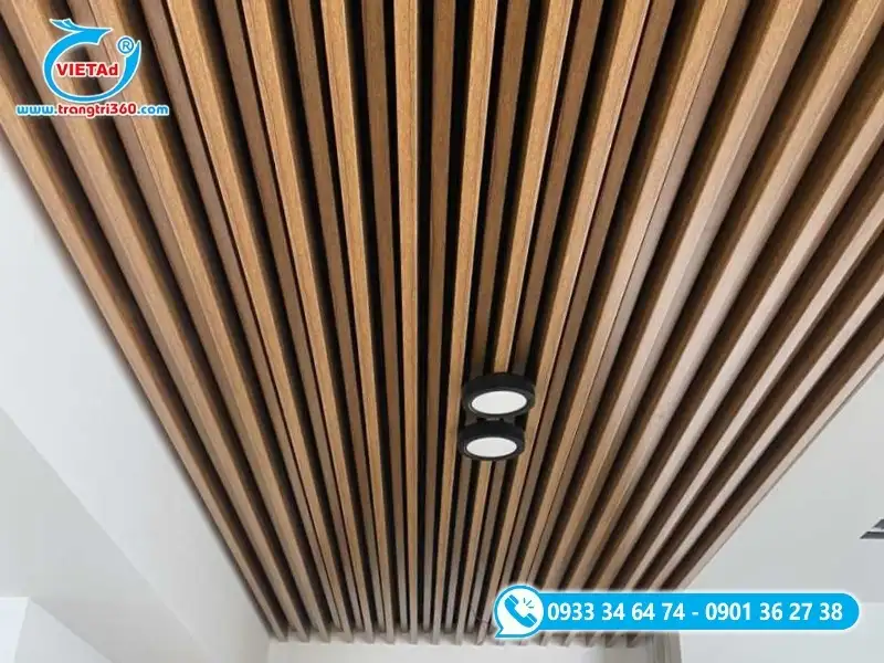 Trần nhôm sọc U (U-Shaped) là các tấm trần hình chữ U với bản rộng và chiều cao đa dạng, phủ sơn PE màu sắc phong phú